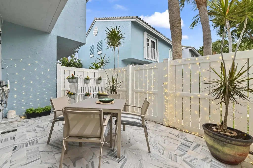 866 E Jeffery Street Boca Raton FL 33487