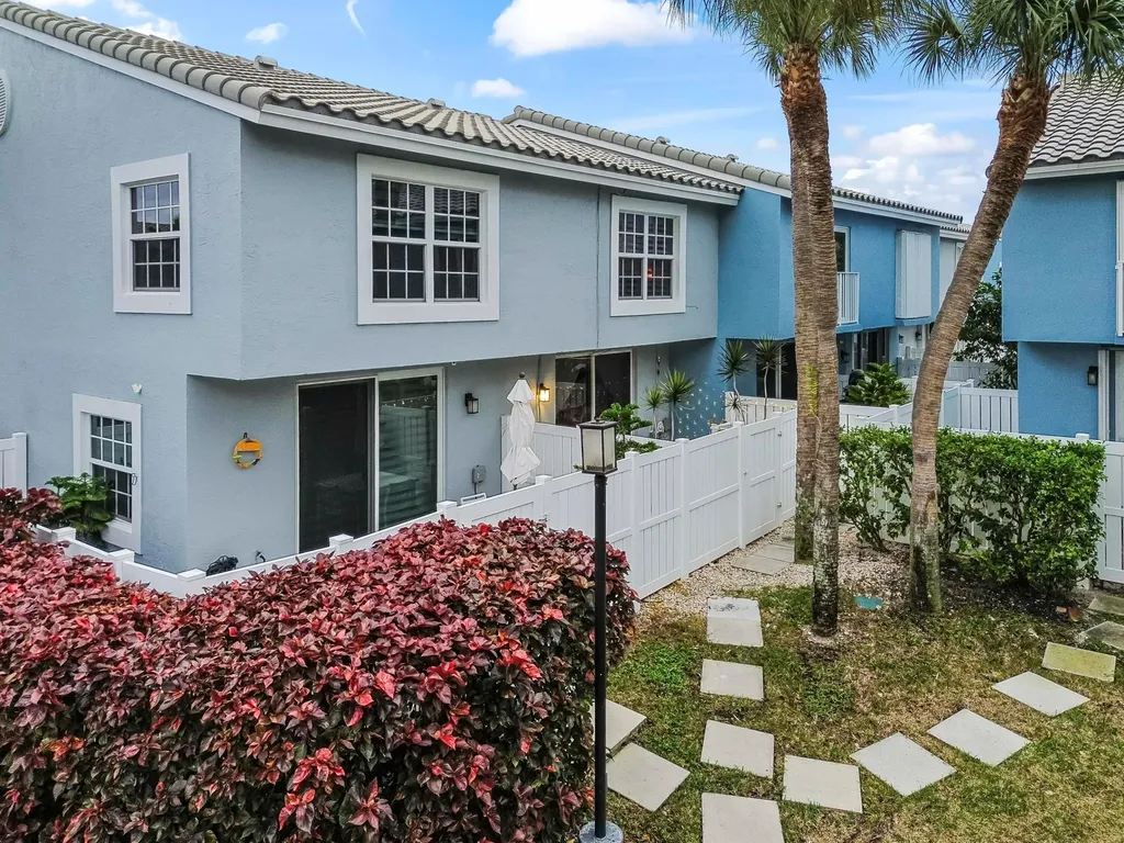 866 E Jeffery Street Boca Raton FL 33487