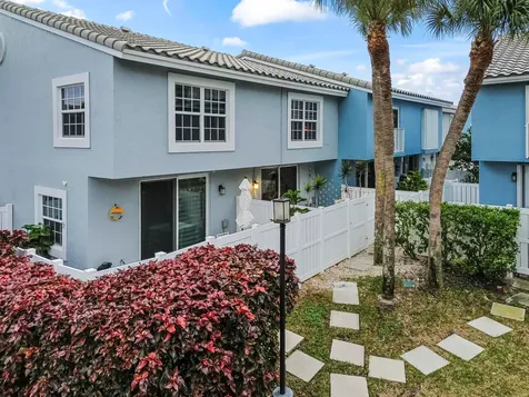 866 E Jeffery Street Boca Raton FL 33487