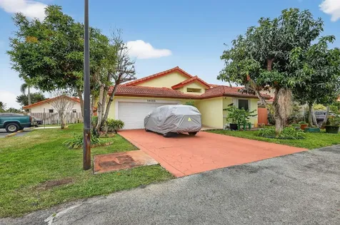 19065 NW 85th Court Hialeah FL 33015