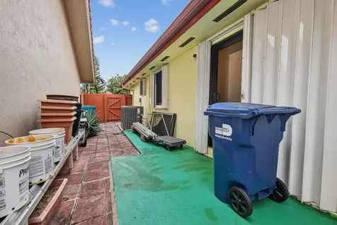 19065 NW 85th Court Hialeah FL 33015