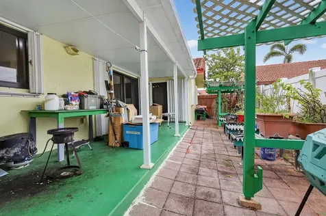 19065 NW 85th Court Hialeah FL 33015