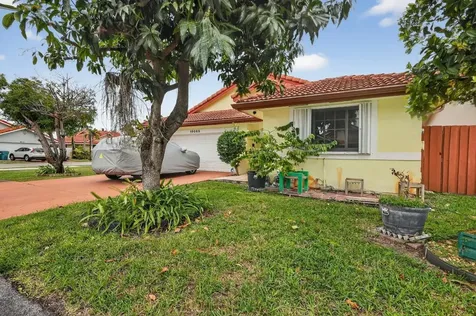 19065 NW 85th Court Hialeah FL 33015
