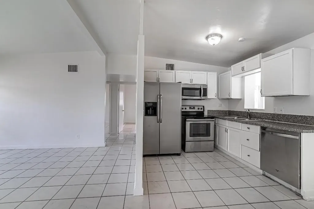 5652 S Rue Road West Palm Beach FL 33415