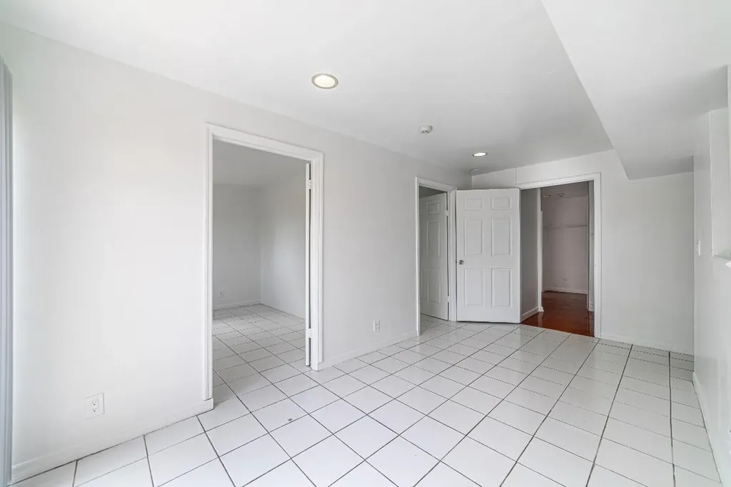 5652 S Rue Road West Palm Beach FL 33415