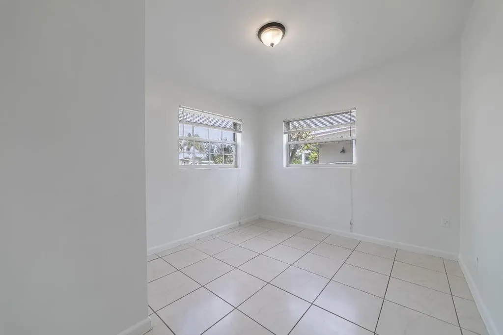 5652 S Rue Road West Palm Beach FL 33415