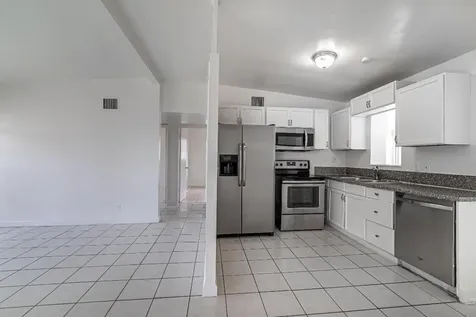 5652 S Rue Road West Palm Beach FL 33415