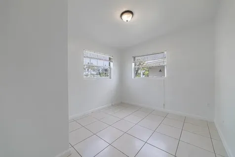 5652 S Rue Road West Palm Beach FL 33415