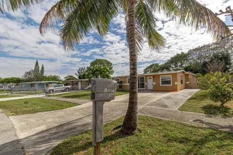 5652 S Rue Road West Palm Beach FL 33415