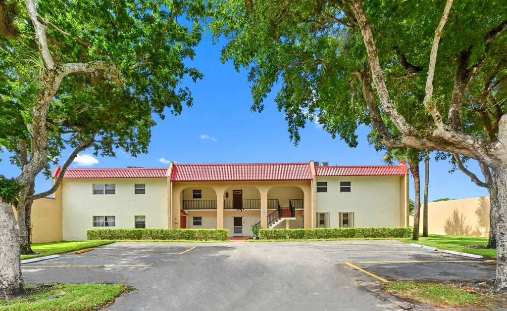 198 Lake Frances Drive West Palm Beach FL 33411