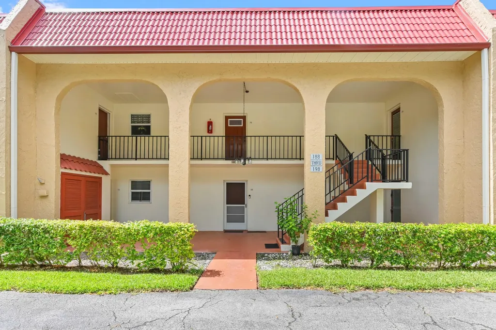 198 Lake Frances Drive West Palm Beach FL 33411