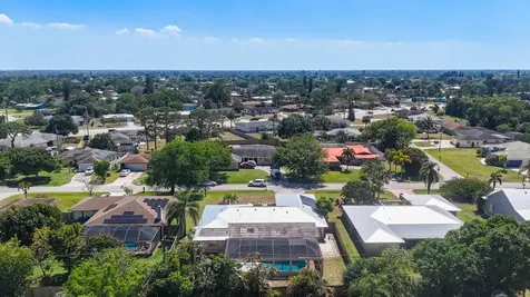 189 NE Caprona Avenue Port St Lucie FL 34983