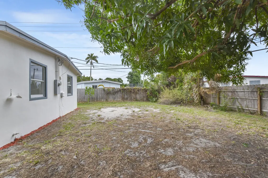 1560 NE 43rd Street Pompano Beach FL 33064