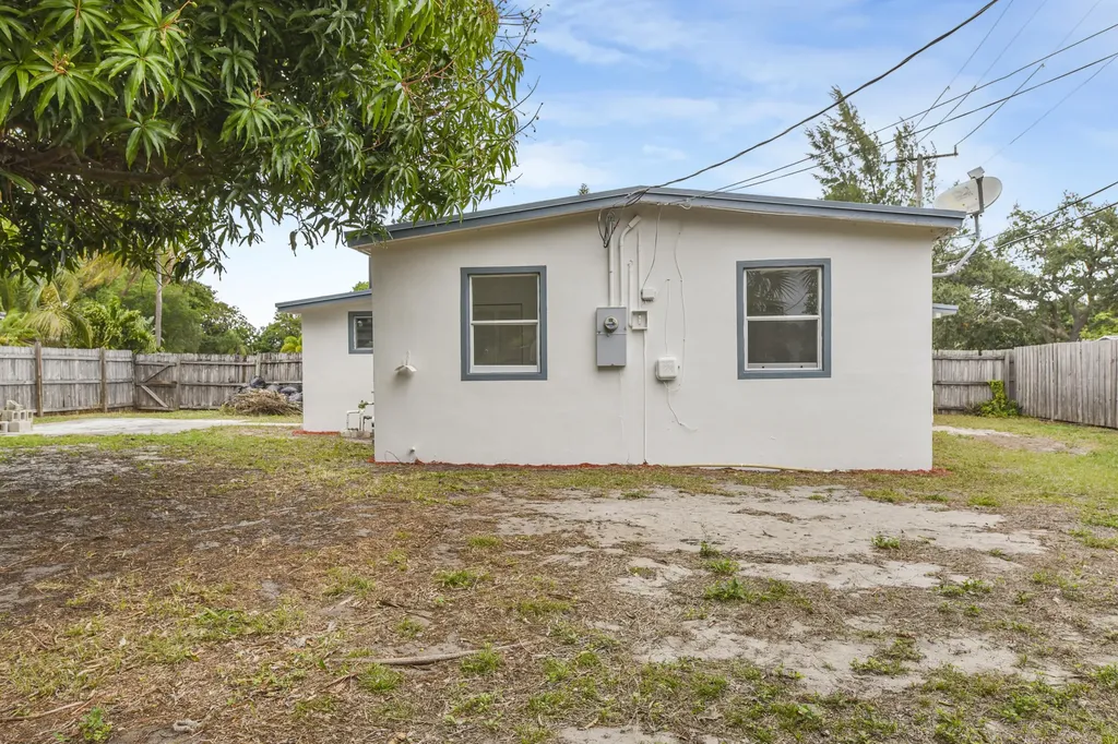 1560 NE 43rd Street Pompano Beach FL 33064