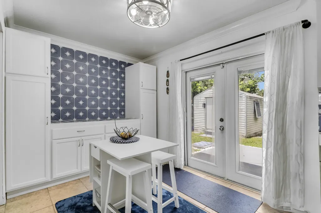 9277 Bloomfield Drive Palm Beach Gardens FL 33410