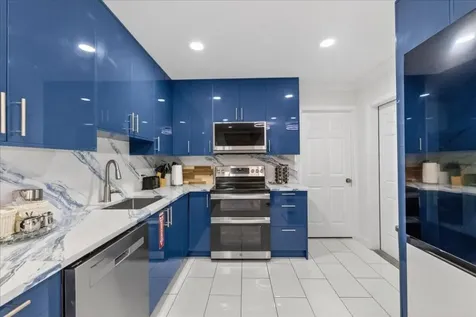 721 NW 36th Street Oakland Park FL 33309