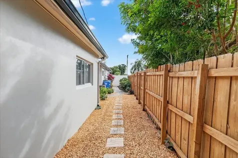 721 NW 36th Street Oakland Park FL 33309