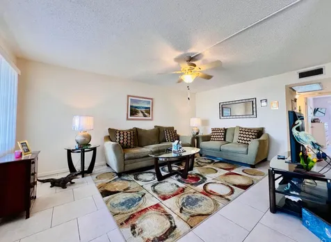 171 Chatham I West Palm Beach FL 33417