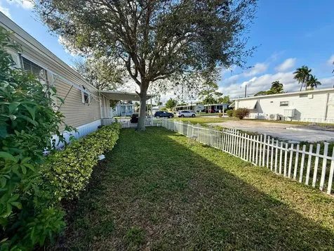 8964 Pine Street Boynton Beach FL 33436