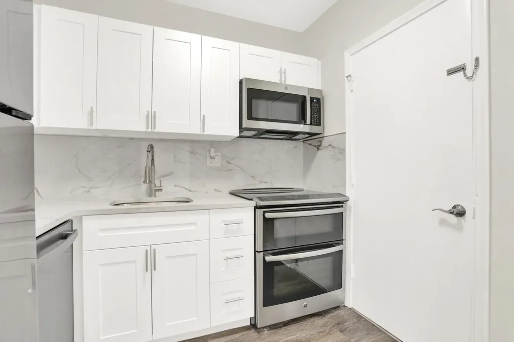 299 SW 7th Street Boca Raton FL 33432