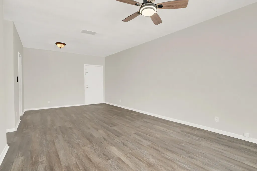 299 SW 7th Street Boca Raton FL 33432