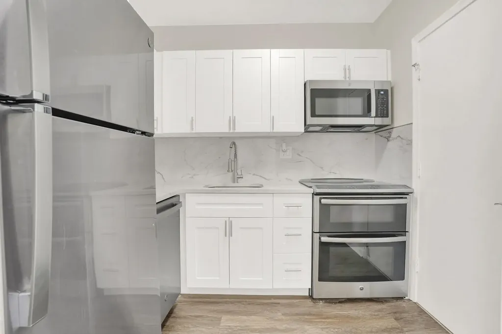 299 SW 7th Street Boca Raton FL 33432