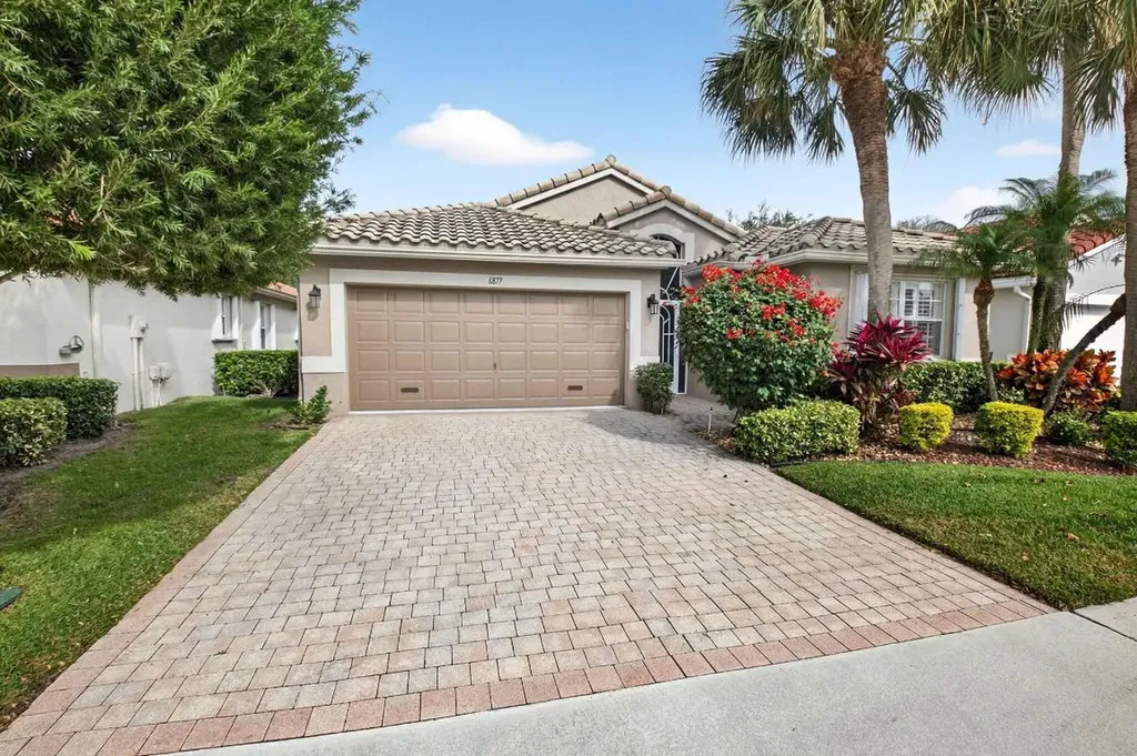 6877 Castlemaine Avenue Boynton Beach FL 33437