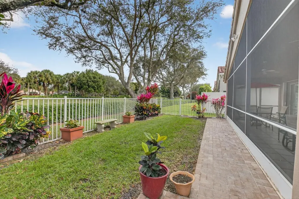 6877 Castlemaine Avenue Boynton Beach FL 33437