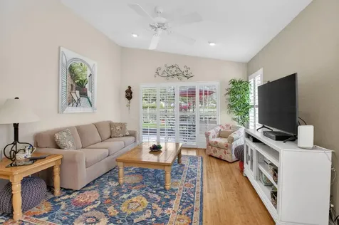 6877 Castlemaine Avenue Boynton Beach FL 33437