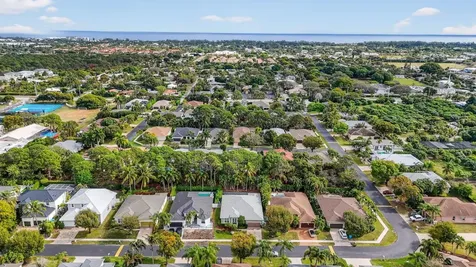 11 Lake Eden Drive Boynton Beach FL 33435