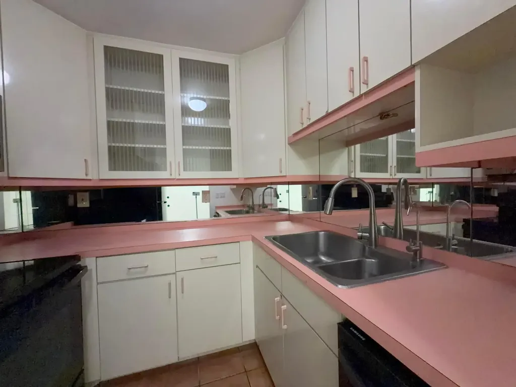 298 SW 6th Street Boca Raton FL 33432