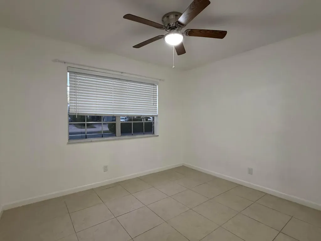 298 SW 6th Street Boca Raton FL 33432