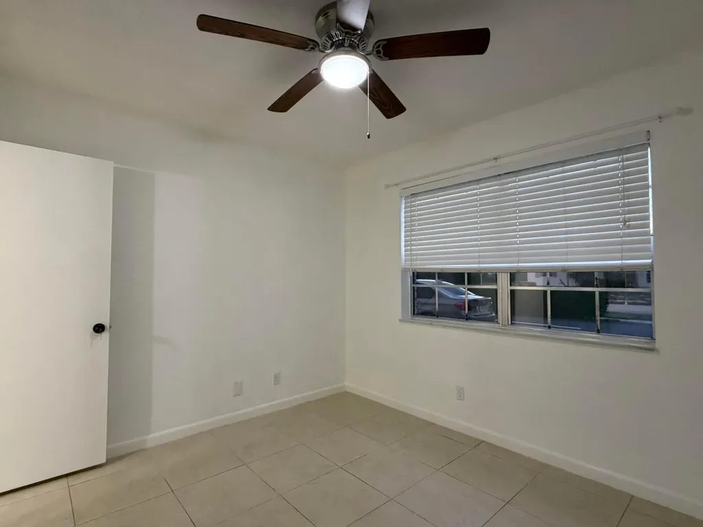 298 SW 6th Street Boca Raton FL 33432