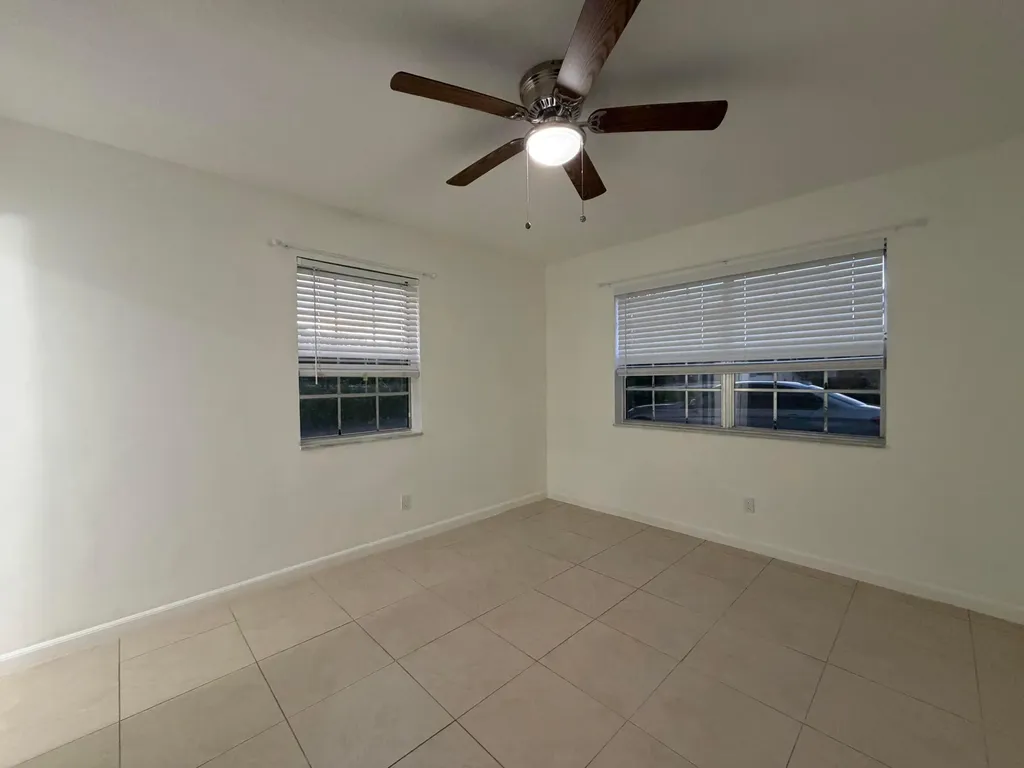 298 SW 6th Street Boca Raton FL 33432