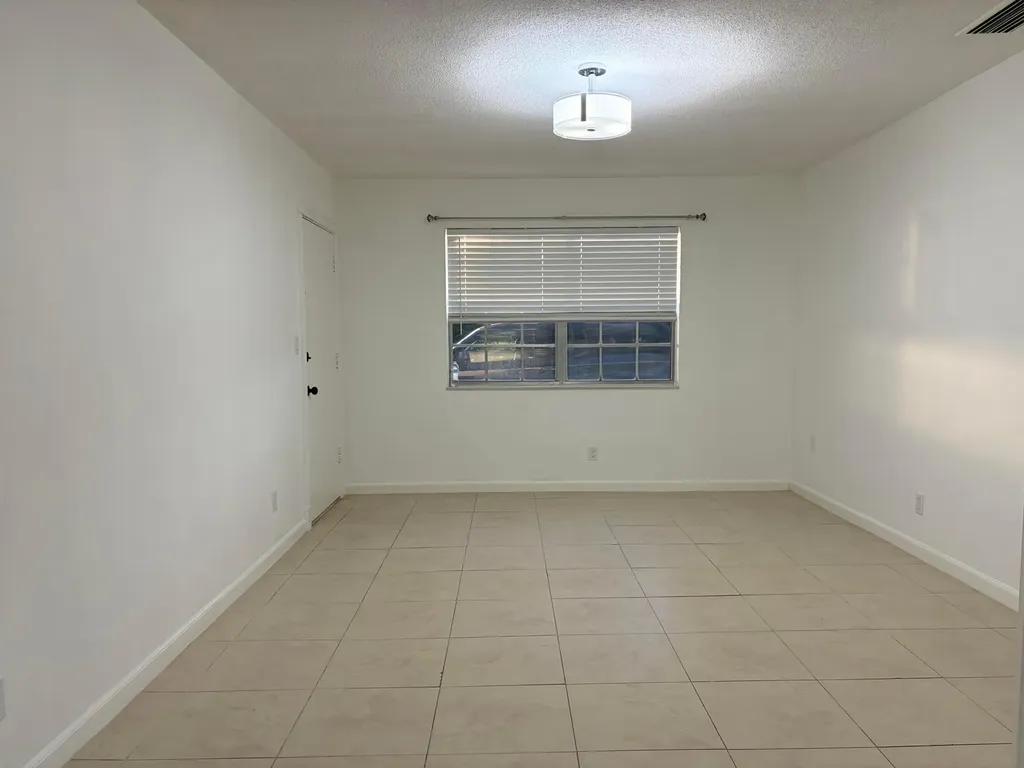 298 SW 6th Street Boca Raton FL 33432