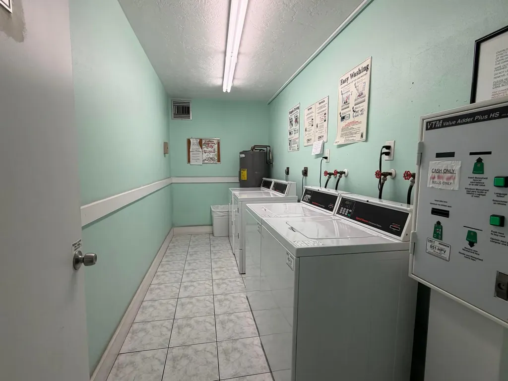 298 SW 6th Street Boca Raton FL 33432