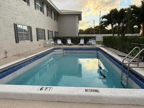 298 SW 6th Street Boca Raton FL 33432