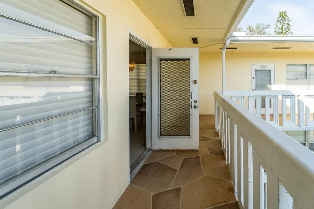 200 Dorset E Boca Raton FL 33434
