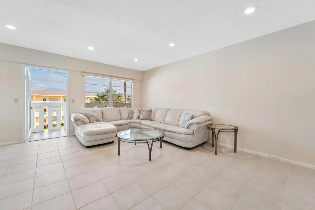 200 Dorset E Boca Raton FL 33434