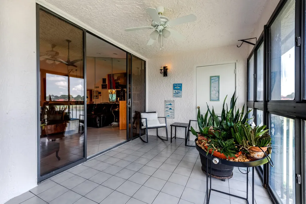 7689 Glendevon Lane Delray Beach FL 33446