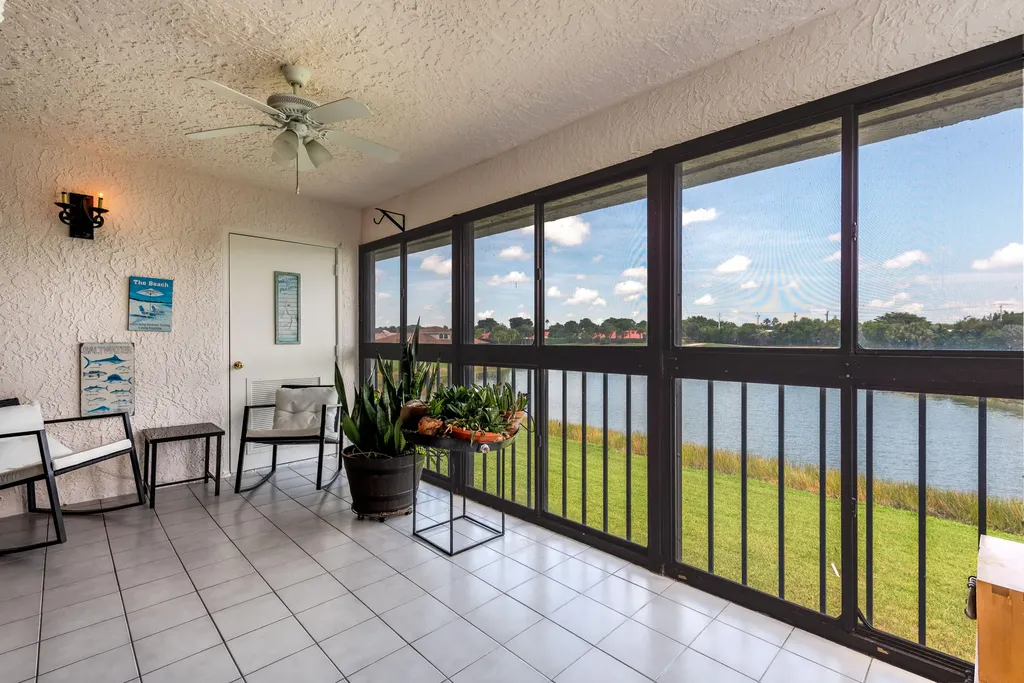 7689 Glendevon Lane Delray Beach FL 33446