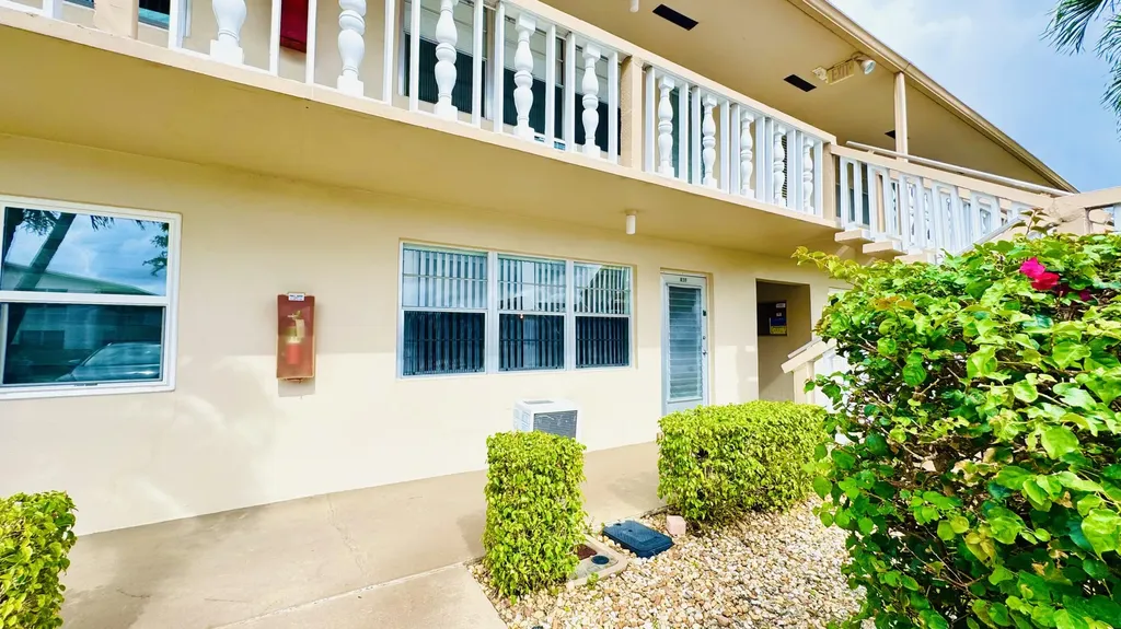 164 Kent West Palm Beach FL 33417