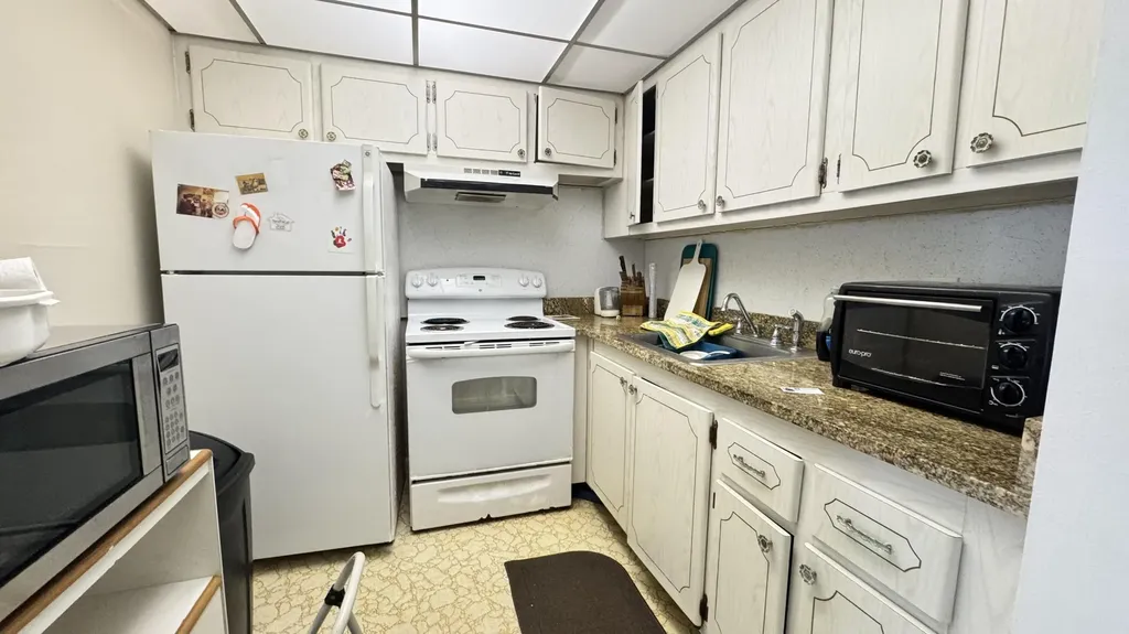164 Kent West Palm Beach FL 33417
