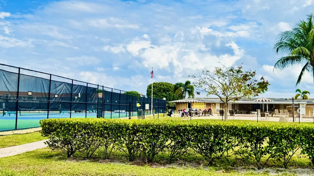 164 Kent West Palm Beach FL 33417