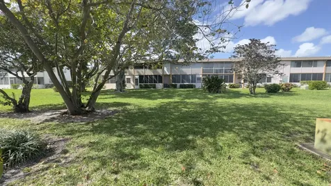 164 Kent West Palm Beach FL 33417
