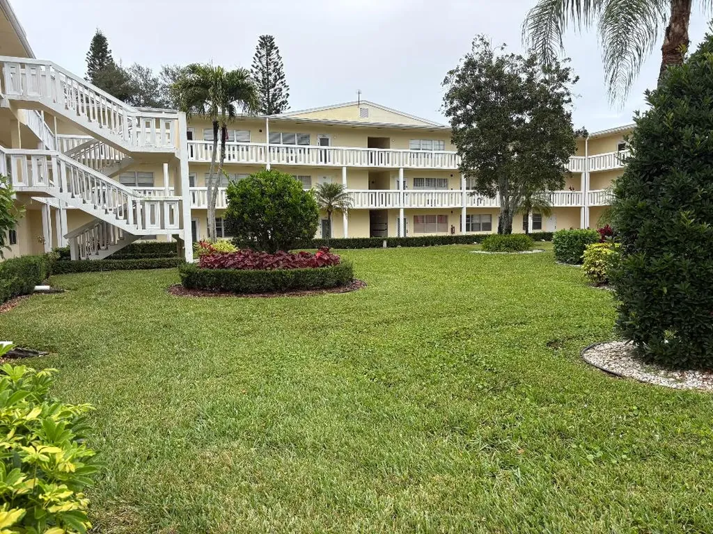 186 Dorset E Boca Raton FL 33434
