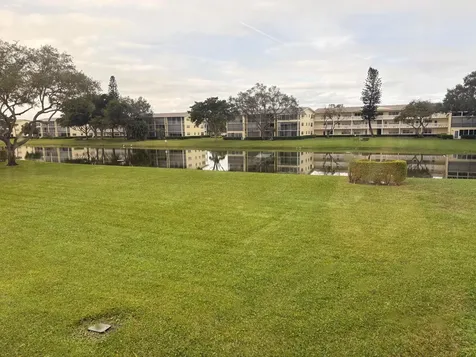 186 Dorset E Boca Raton FL 33434