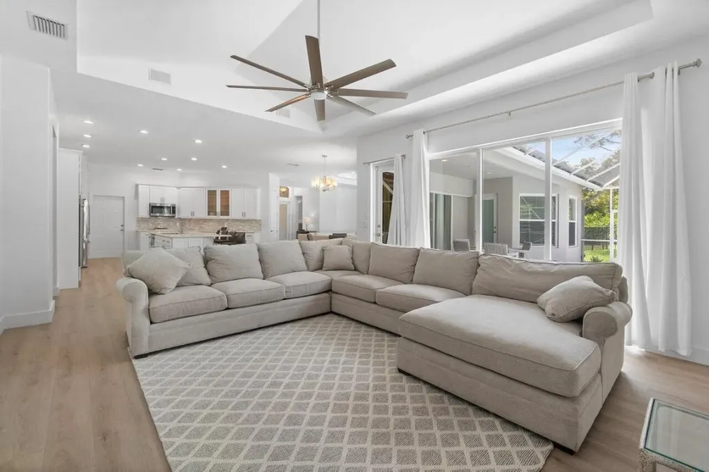 8369 SE Island Way Jupiter FL 33458