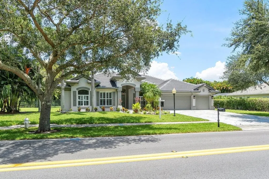 8369 SE Island Way Jupiter FL 33458