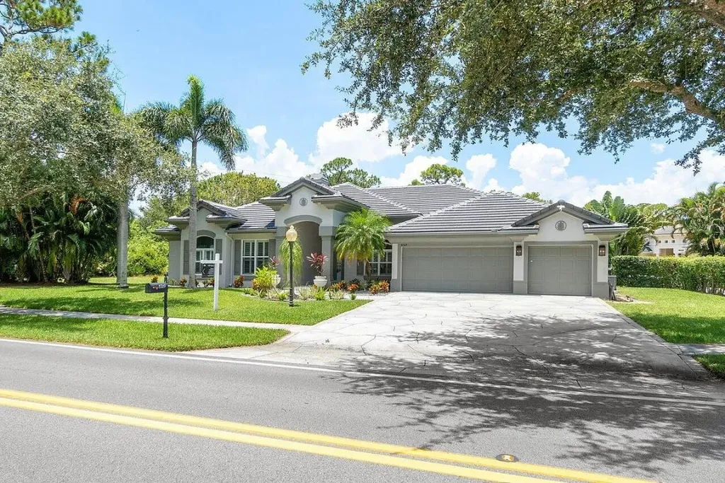 8369 SE Island Way Jupiter FL 33458